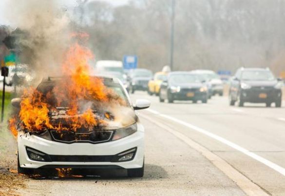 Cháy xe ô tô
