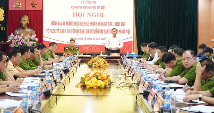 Công an thành phố Hà Nội vừa tổ chức hội nghị sơ kết 1 tháng thực hiện tổng rà soát, kiểm tra an toàn về phòng cháy chữa cháy